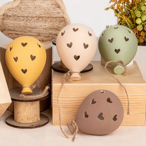 LAMPADA LED A FORMA DI PALLONCINO CON CUORI TRAFORATI