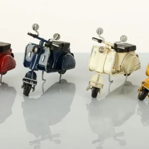 Vespe Vintage Assortite In Quattro Colori